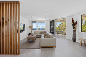 Luxe Beachside Apartment - Heated Pool - SeaViews